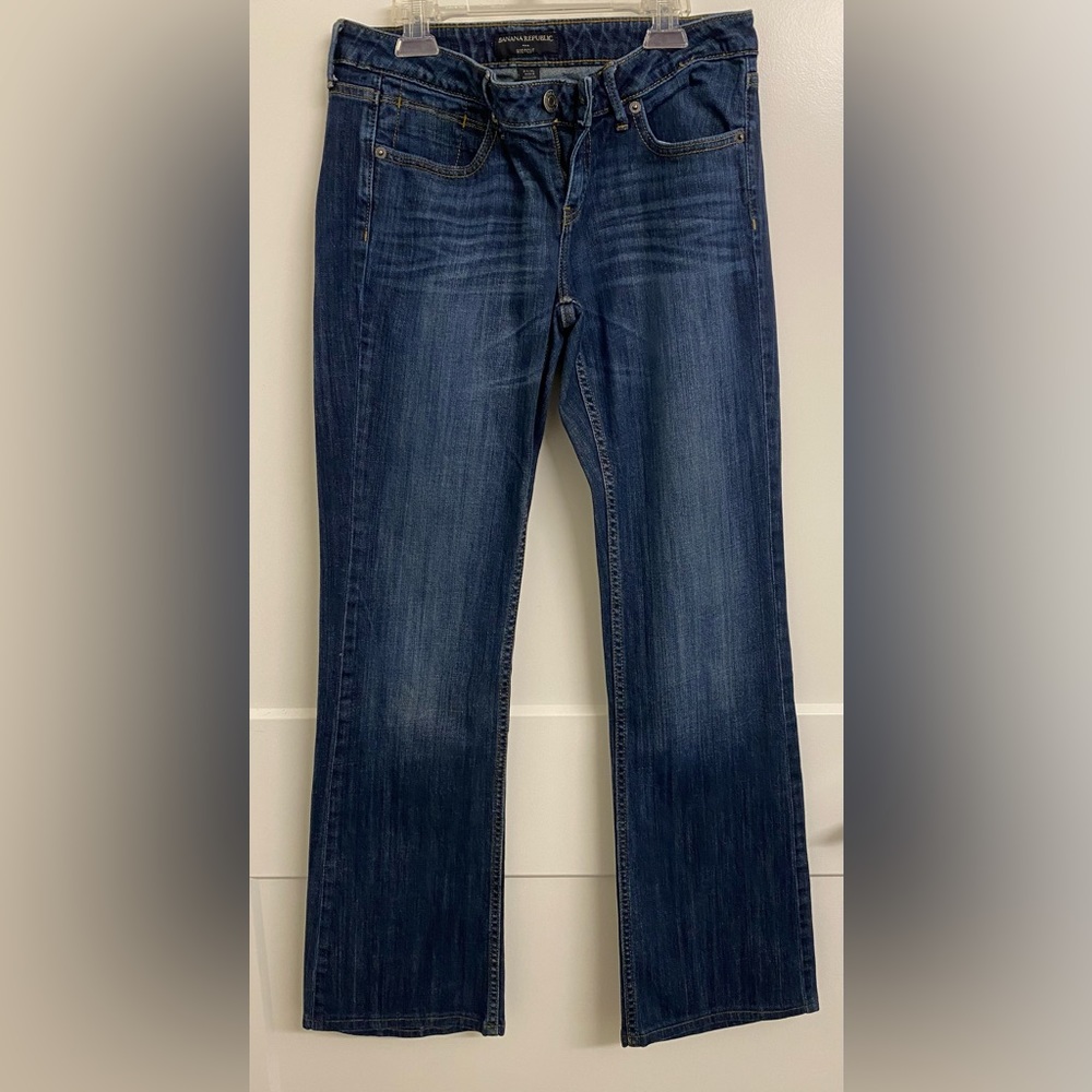 Banana Republic - BootCut-Rear Flap Pocket-Dark Washed- Mid Rise Jeans - Size 4